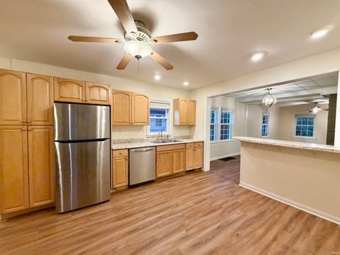 Tiny photo for 1319 SE Riverside Drive, Evansville, IN 47713 (MLS # 202642114)