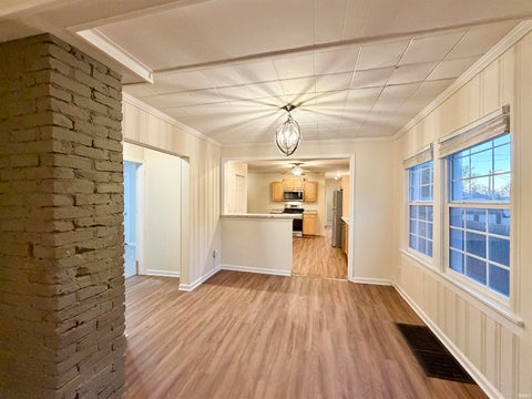 Tiny photo for 1319 SE Riverside Drive, Evansville, IN 47713 (MLS # 202642114)