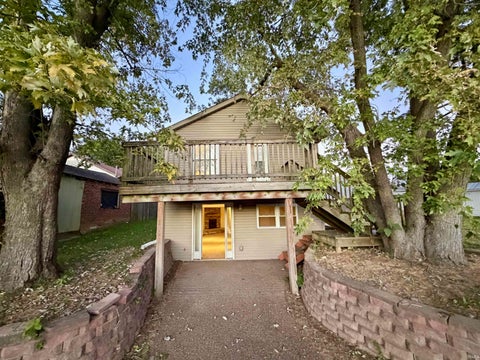 Tiny photo for 1319 SE Riverside Drive, Evansville, IN 47713 (MLS # 202642114)