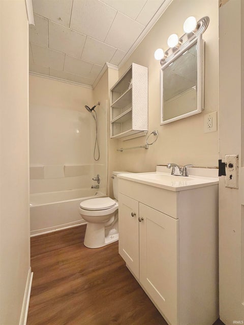 Tiny photo for 1319 SE Riverside Drive, Evansville, IN 47713 (MLS # 202642114)