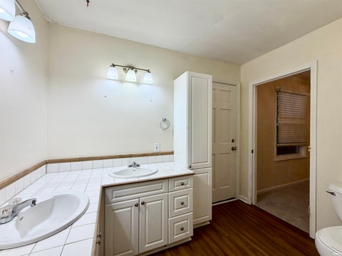 Tiny photo for 1319 SE Riverside Drive, Evansville, IN 47713 (MLS # 202642114)