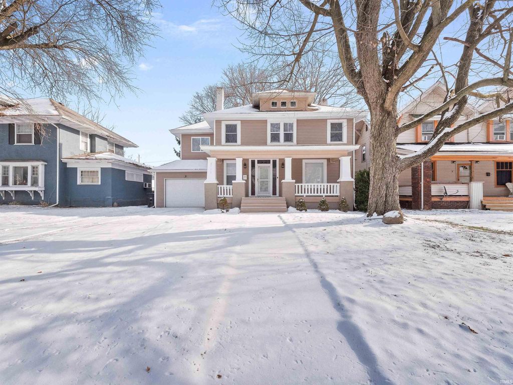 Photo of 2713 Fairfield Avenue, Fort Wayne, IN 46807 (MLS # 202549293)