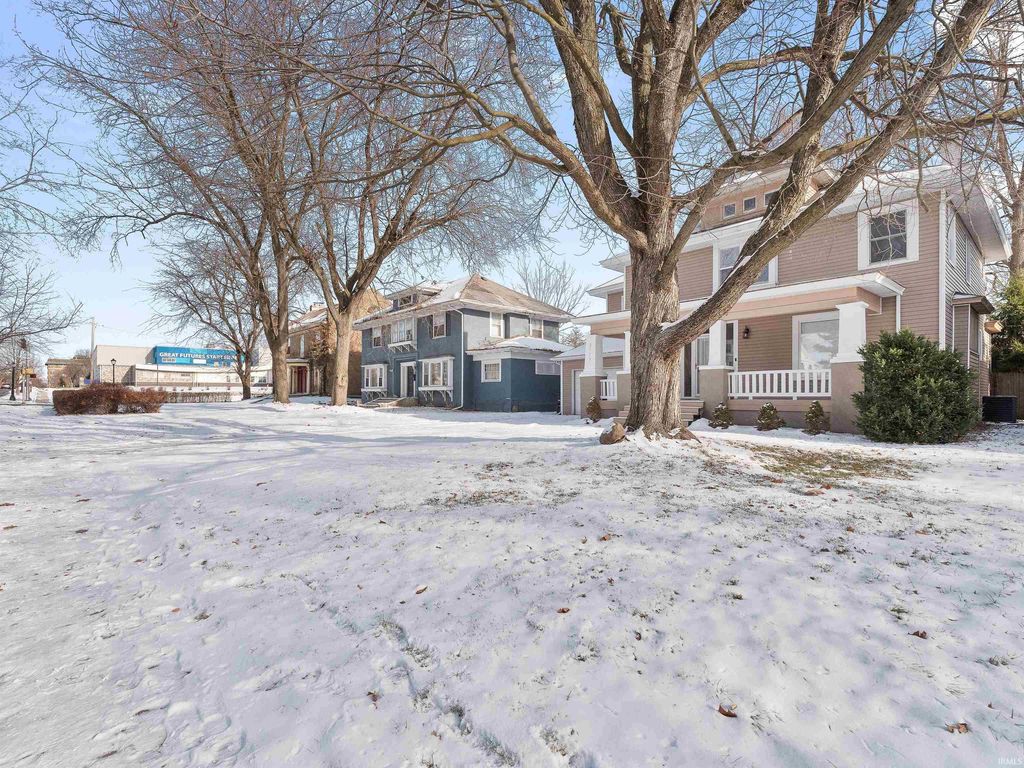 Photo of 2713 Fairfield Avenue, Fort Wayne, IN 46807 (MLS # 202549293)