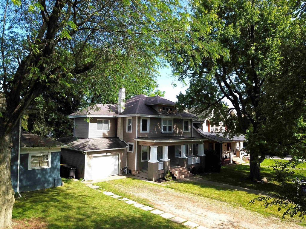 Photo of 2713 Fairfield Avenue, Fort Wayne, IN 46807 (MLS # 202549293)