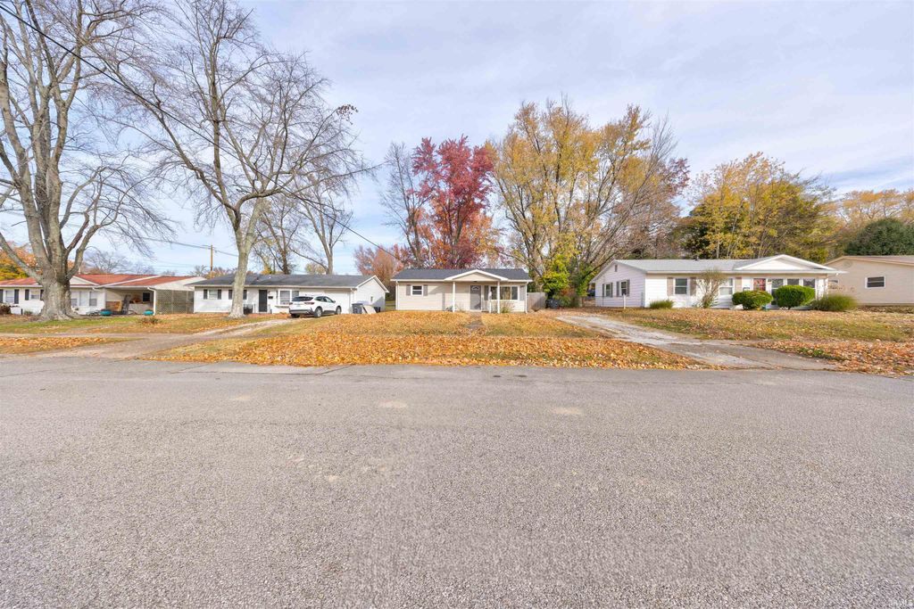 Photo of 717 Thornberry Drive, Evansville, IN 47710 (MLS # 202546385)