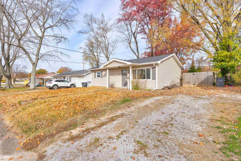 Photo of 717 Thornberry Drive, Evansville, IN 47710 (MLS # 202546385)