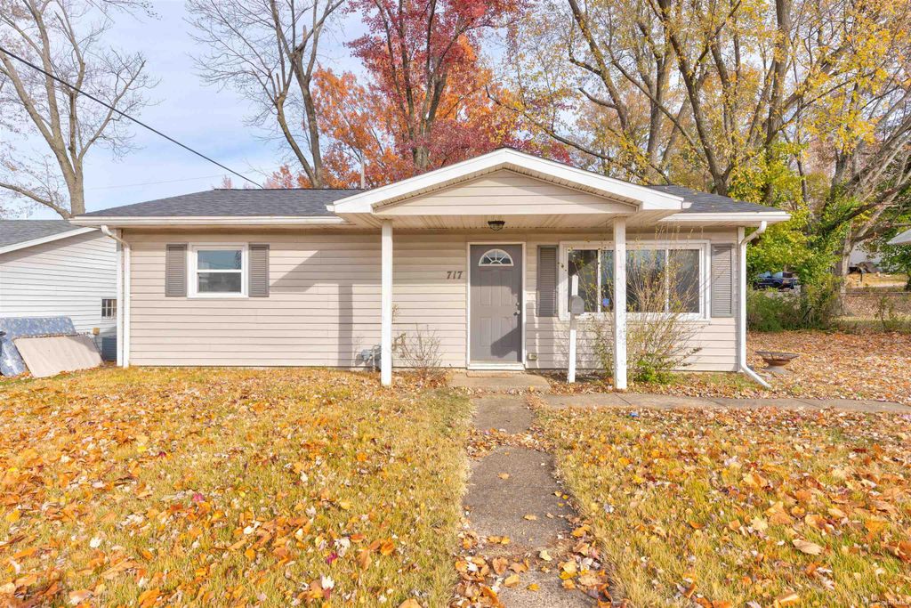 Photo of 717 Thornberry Drive, Evansville, IN 47710 (MLS # 202546385)