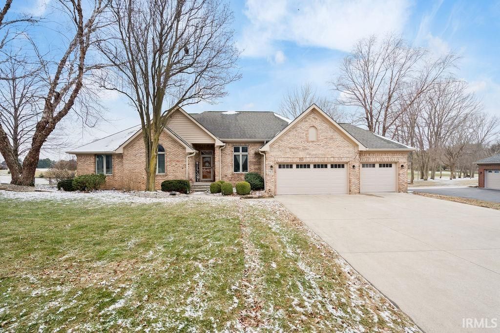 Photo of 945 MEADOW RUN Court, Russiaville, IN 46979 (MLS # 202605970)
