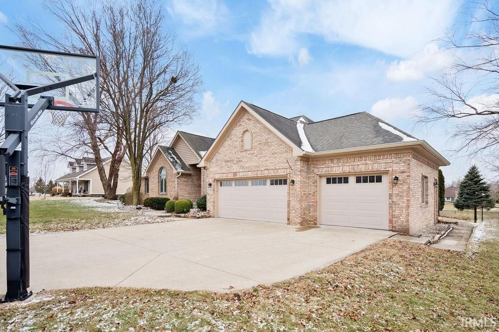 Photo of 945 MEADOW RUN Court, Russiaville, IN 46979 (MLS # 202605970)