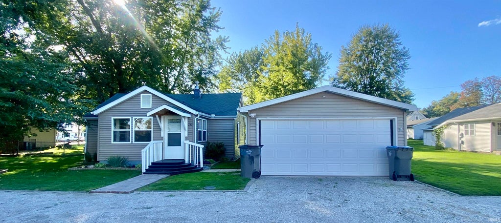 Photo of 752 S Hastings Street, Nappanee, IN 46550 (MLS # 202641296)