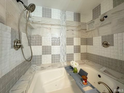 Tiny photo for 3201 S ALBRIGHT Road, Kokomo, IN 46902 (MLS # 202547361)