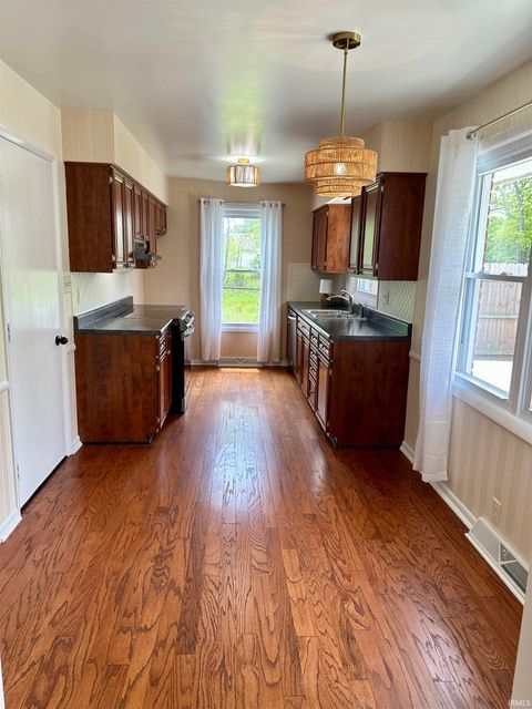 Tiny photo for 1021 N Brentwood Lane, Muncie, IN 47304 (MLS # 202618470)
