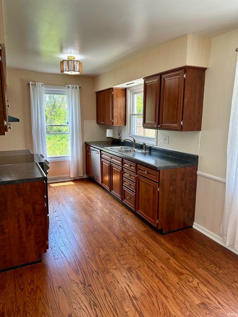 Tiny photo for 1021 N Brentwood Lane, Muncie, IN 47304 (MLS # 202618470)