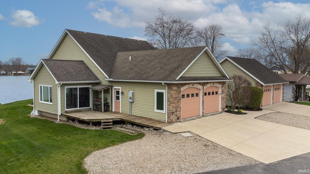 Photo of 56 E Sunny Acres S. Street, Rome City, IN 46784 (MLS # 202613166)