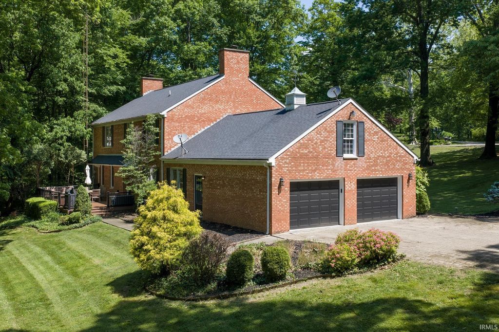 Photo of 336 Hill Drive, Bedford, IN 47421 (MLS # 202619093)