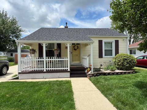 Photo of 1929 S MARKET Street, Kokomo, IN 46902 (MLS # 202619075)