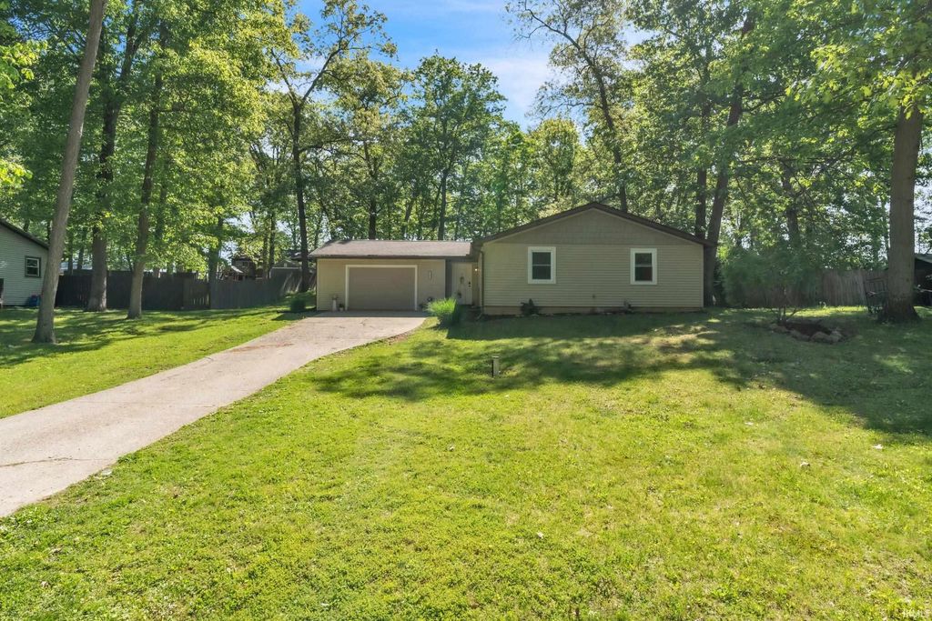 Photo of 9344 N Oak Shore Drive, Rome City, IN 46784 (MLS # 202620695)