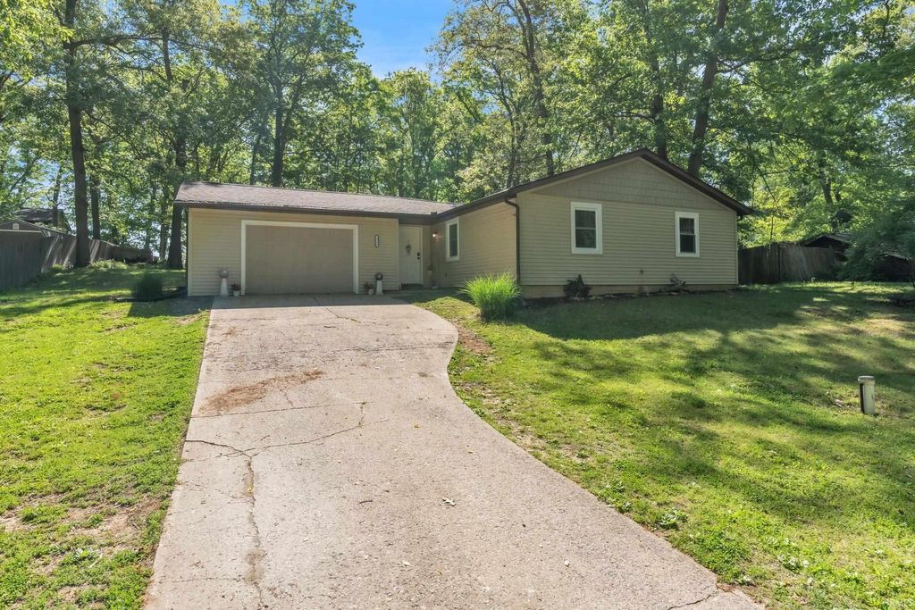 Photo of 9344 N Oak Shore Drive, Rome City, IN 46784 (MLS # 202620695)