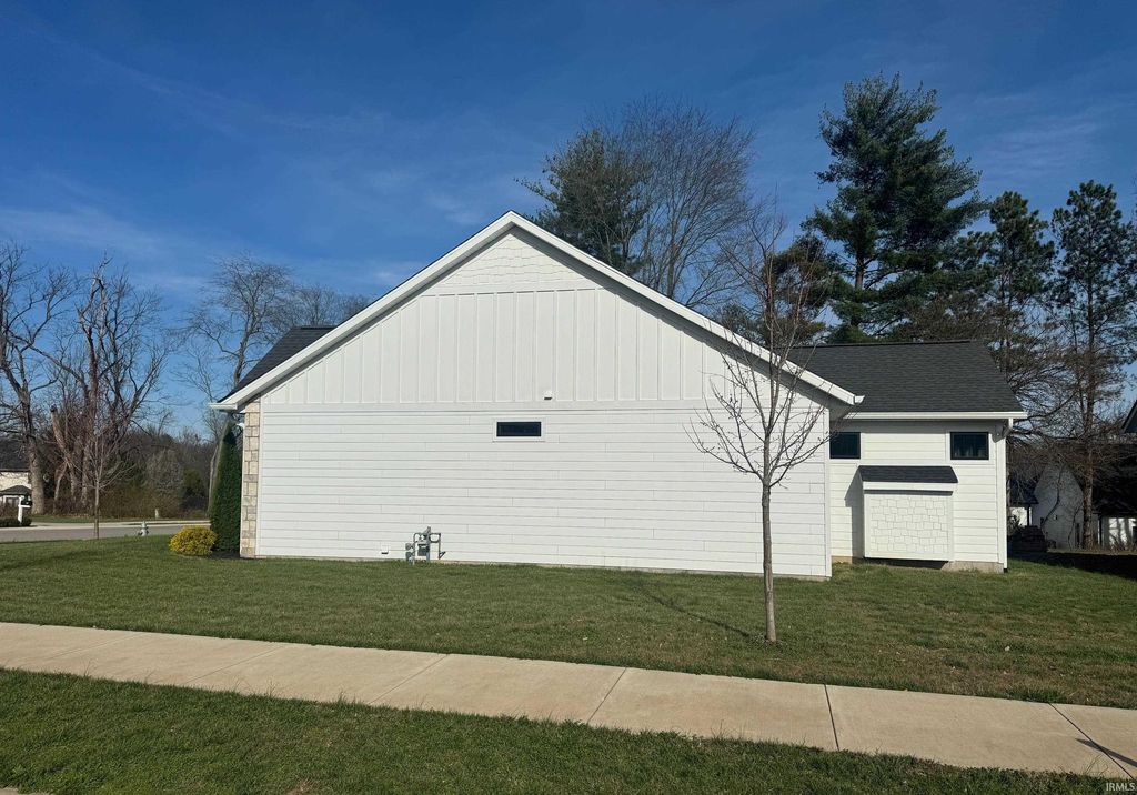 Photo of 752 E Holland Drive, Bloomington, IN 47401 (MLS # 202610194)