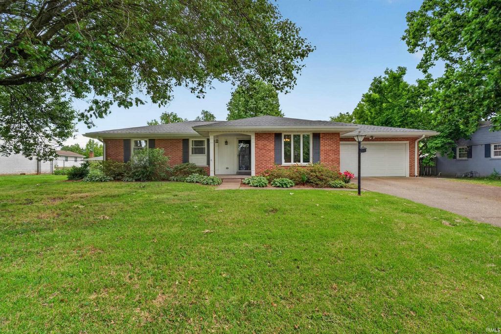 Photo of 7510 E Mulberry Street, Evansville, IN 47715 (MLS # 202619218)