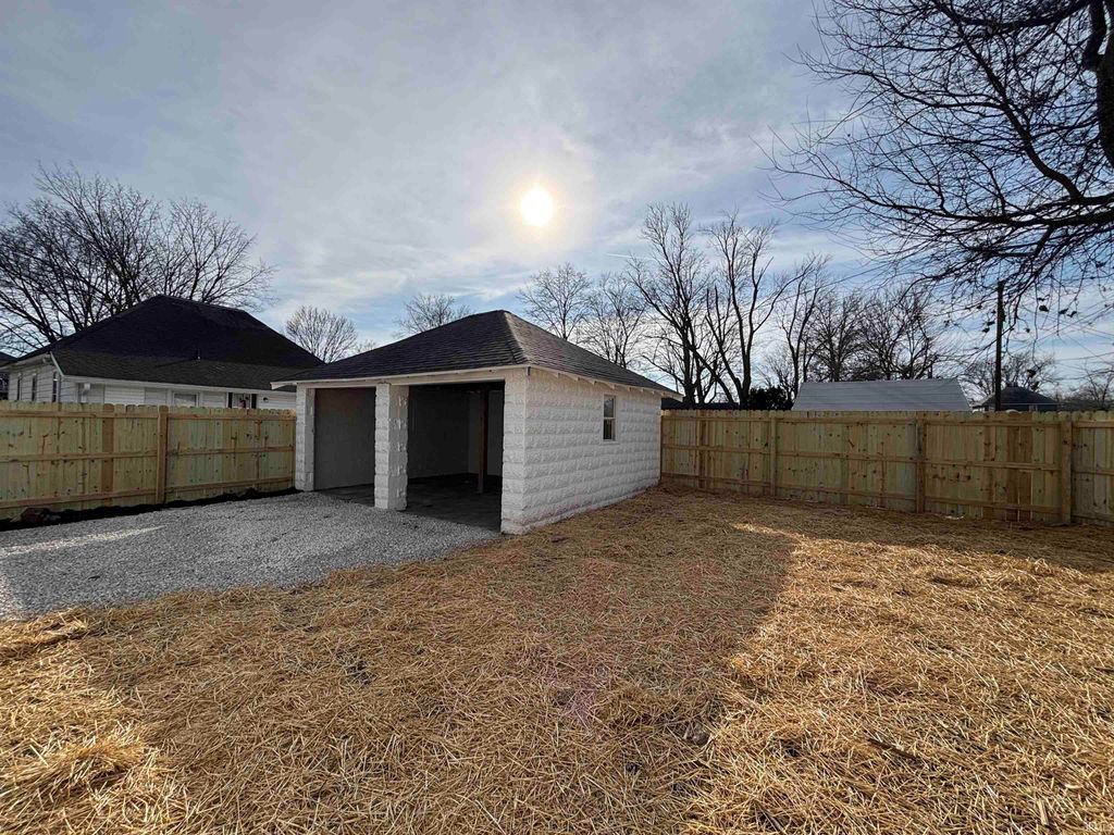 Photo of 917 Oak Street, Vincennes, IN 47591 (MLS # 202600479)