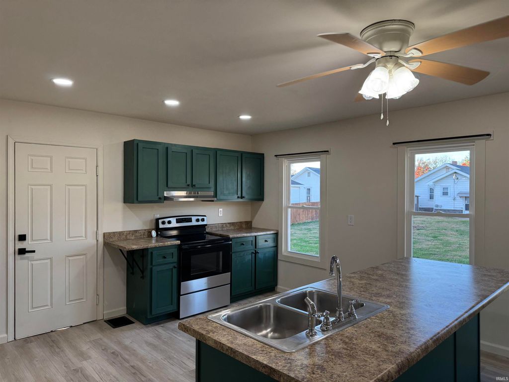 Photo of 1317 Wabash Avenue, Vincennes, IN 47591 (MLS # 202546406)