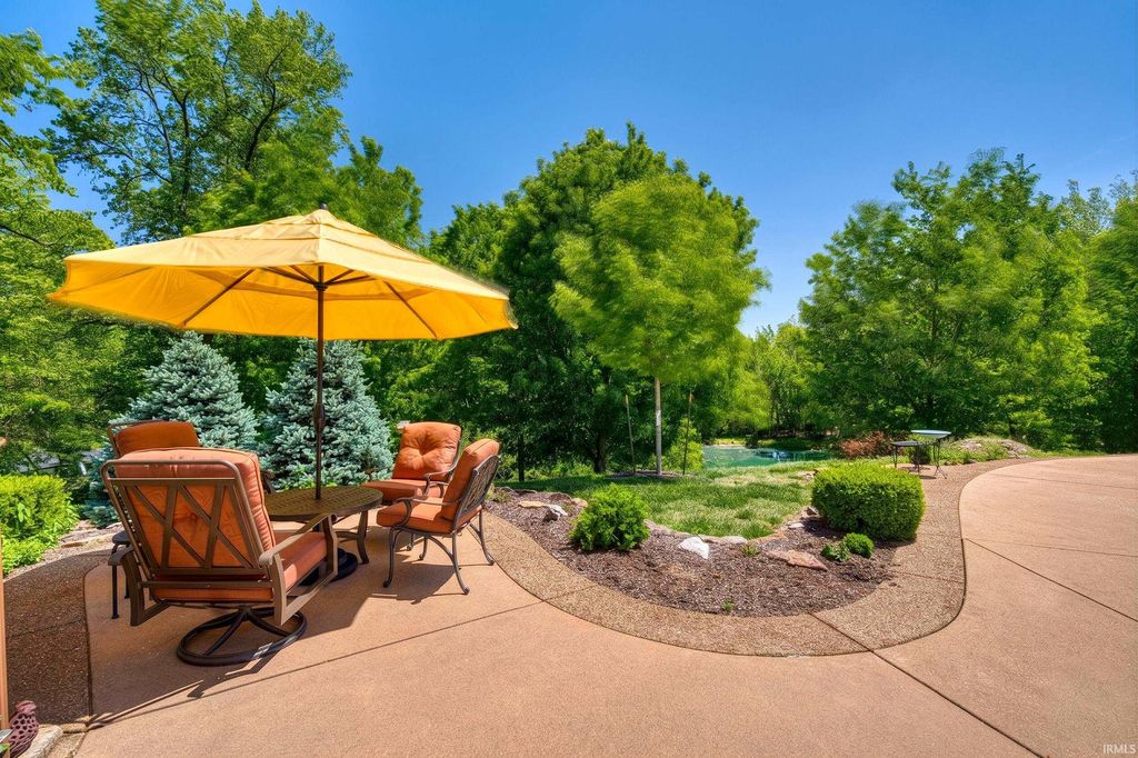 Photo of 14135 Worthington Court, Evansville, IN 47725 (MLS # 202543245)