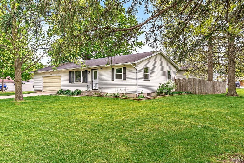 Photo of 13480 Esther Avenue, Mishawaka, IN 46545 (MLS # 202617015)