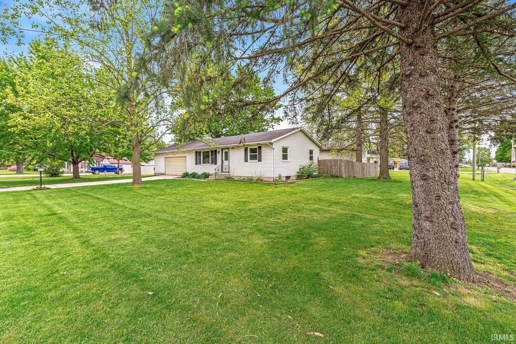 Photo of 13480 Esther Avenue, Mishawaka, IN 46545 (MLS # 202617015)