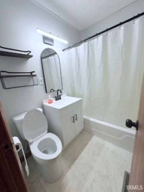 Tiny photo for 2208 Beauvour Court, Kokomo, IN 46902 (MLS # 202542714)