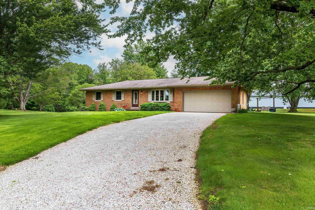 Photo of 710 Mels Drive, Evansville, IN 47712 (MLS # 202619767)