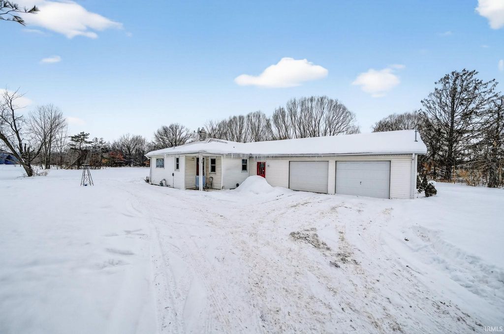 Photo of 63313 Us 31 Road, South Bend, IN 46614 (MLS # 202603528)