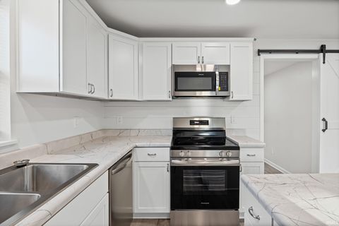 Tiny photo for 712 S 29th Street, Lafayette, IN 47904 (MLS # 202532444)
