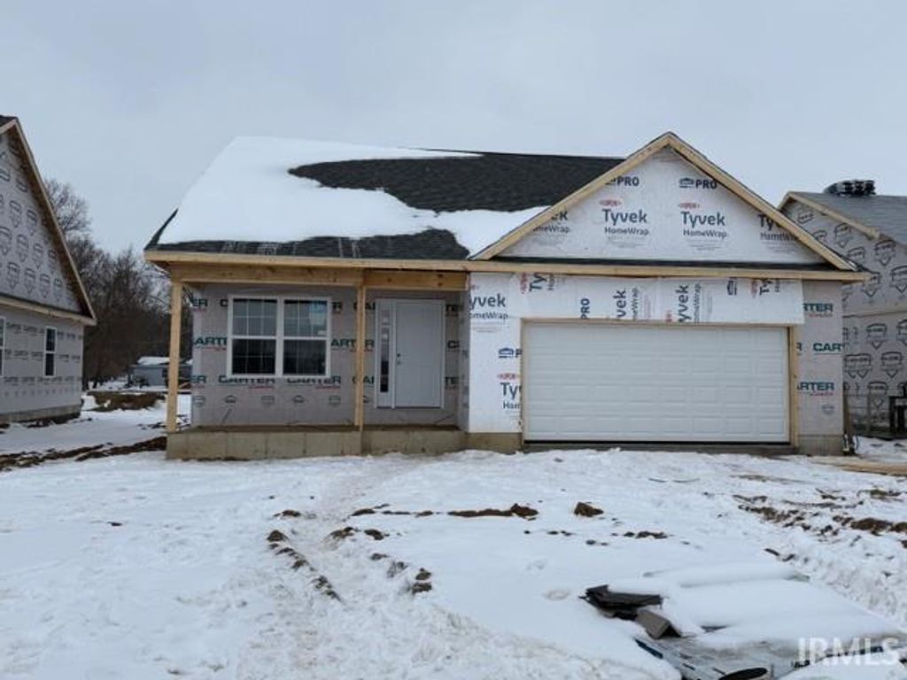 Photo of 300 Peace Tree Village Drive #6, Rochester, IN 46975 (MLS # 202607096)