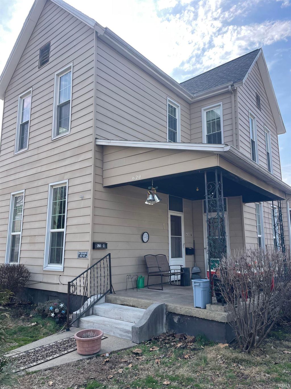 Photo of 620 N Fourth Avenue, Evansville, IN 47710 (MLS # 202606417)