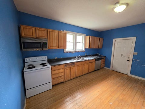 Tiny photo for 221 W Woodland Avenue, Fort Wayne, IN 46807 (MLS # 202637918)