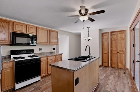 Tiny photo for 694 W Ladd Avenue, Bloomington, IN 47403 (MLS # 202644829)