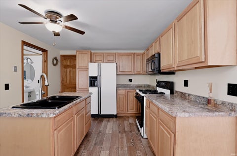 Tiny photo for 694 W Ladd Avenue, Bloomington, IN 47403 (MLS # 202644829)