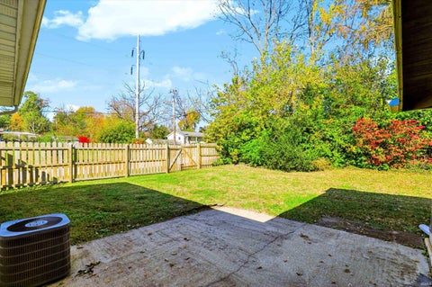 Tiny photo for 694 W Ladd Avenue, Bloomington, IN 47403 (MLS # 202644829)