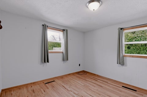 Tiny photo for 694 W Ladd Avenue, Bloomington, IN 47403 (MLS # 202644829)