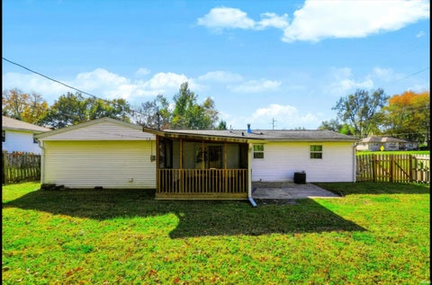 Tiny photo for 694 W Ladd Avenue, Bloomington, IN 47403 (MLS # 202644829)