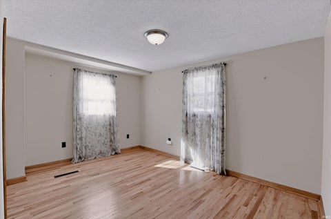 Tiny photo for 694 W Ladd Avenue, Bloomington, IN 47403 (MLS # 202644829)