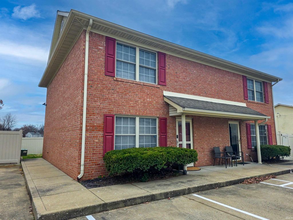 Photo of 2904 Dexter Court, Evansville, IN 47714 (MLS # 202547957)