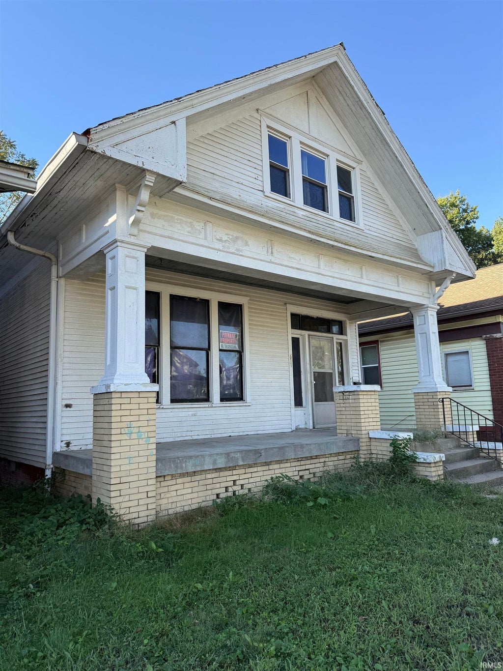 Photo of 611 E Gum Street, Evansville, IN 47713 (MLS # 202642173)