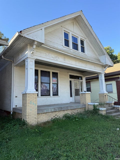 Photo of 611 E Gum Street, Evansville, IN 47713 (MLS # 202642173)