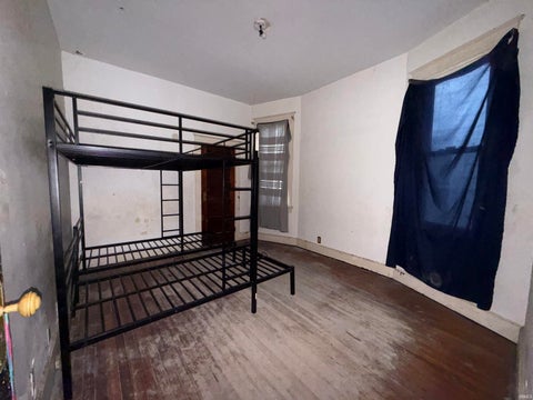 Tiny photo for 611 E Gum Street, Evansville, IN 47713 (MLS # 202642173)