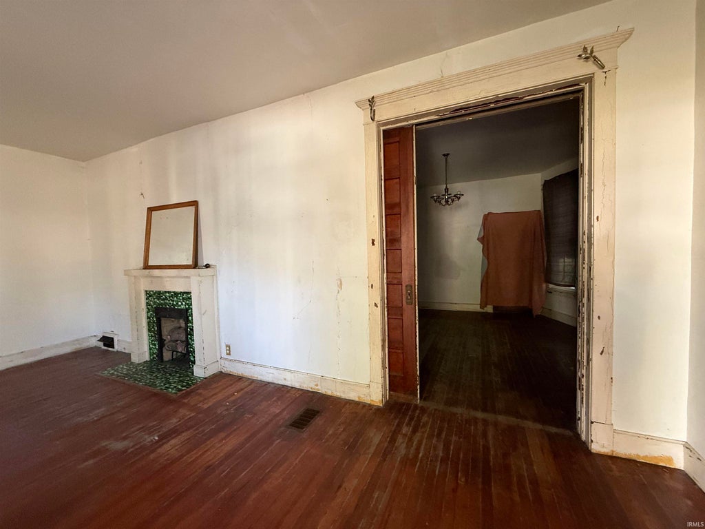 Photo of 611 E Gum Street, Evansville, IN 47713 (MLS # 202642173)