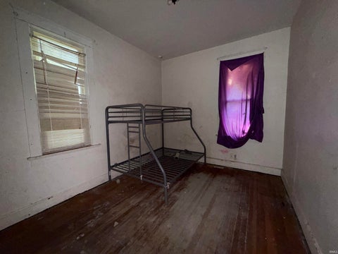 Tiny photo for 611 E Gum Street, Evansville, IN 47713 (MLS # 202642173)