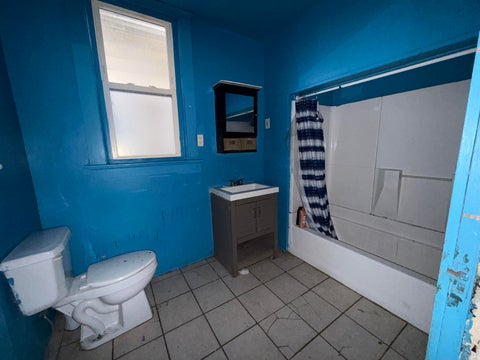 Tiny photo for 611 E Gum Street, Evansville, IN 47713 (MLS # 202642173)