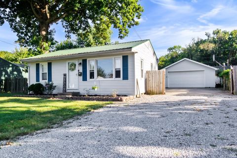 Photo of 1817 Culverson Avenue, Evansville, IN 47714 (MLS # 202536621)